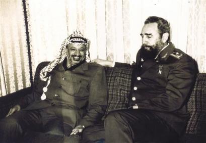 castro_arafat2.jpg 