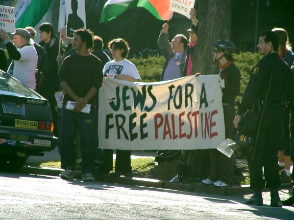 4_jews_for_a_free_palestine.jpg 