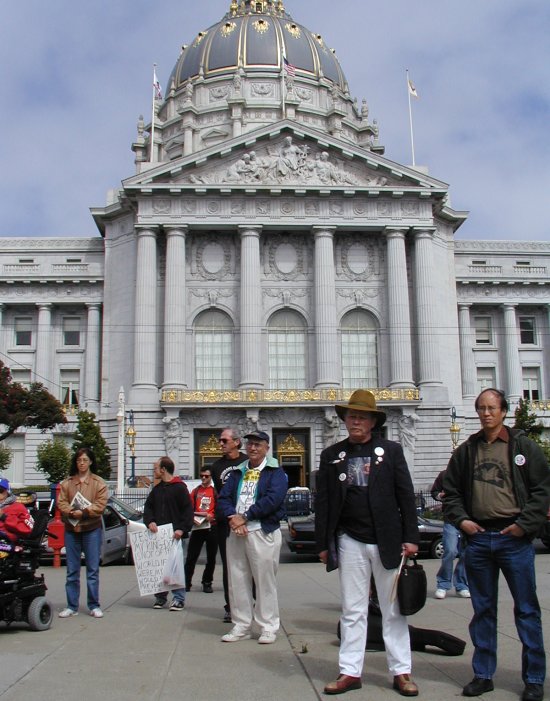 9_crowd_at_courthouse.jpg 