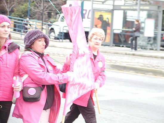 5_code_pink_takes_to_the_street.jpg 