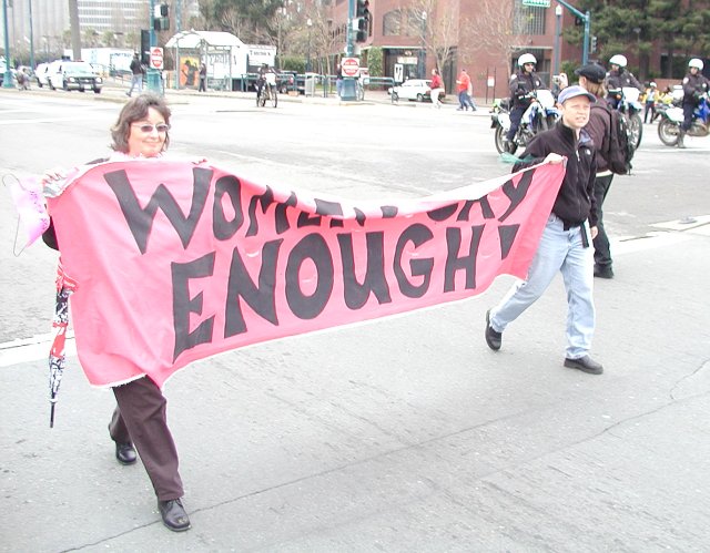 6_code_pink_takes_to_the_street3.jpg 