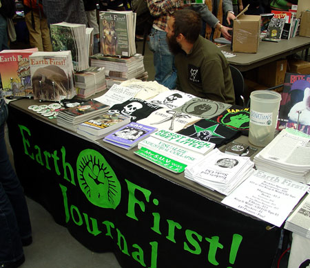 anarchistbookfair_03-18-06_06.jpg 