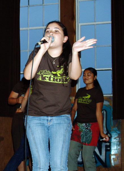 dyna-mic_8-3-06.jpg 