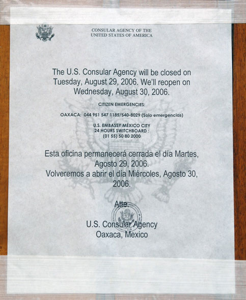 us-consular-closed_6-29-06.jpg 