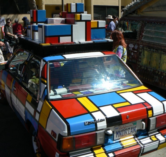 640_12_artcar1.jpg