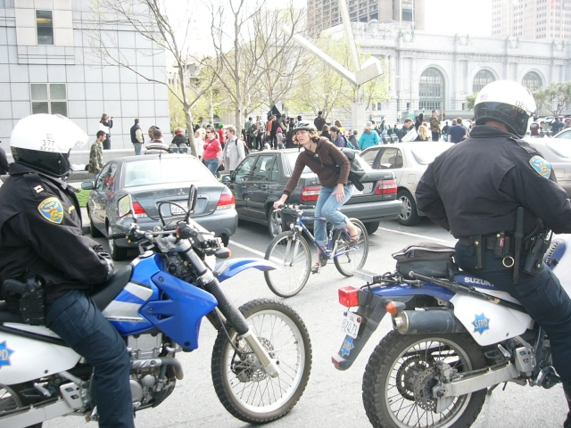 640_31807motorbikbloc.jpg 