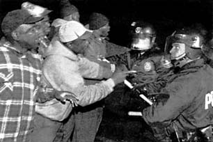 ila1422-policeattack.jpg
