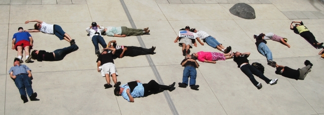 640_peoplespellimpeach_2s-cityhall-santaclarast-sj-ca-20070609.jpg 