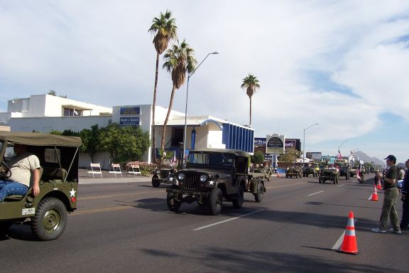 veterans_day_march_phx-anti_war_marchers_11-12-07_army_trucks_2.jpg 