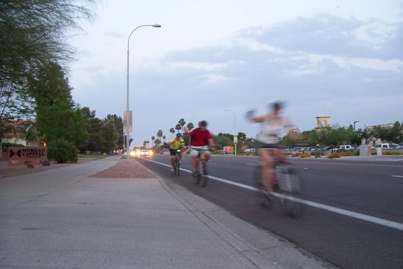 ride_of_silence_bicyclists_tempe_5-21-08_ride_7.jpg 
