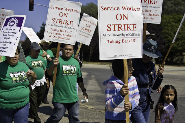 service-workers-strike-19.jpg 