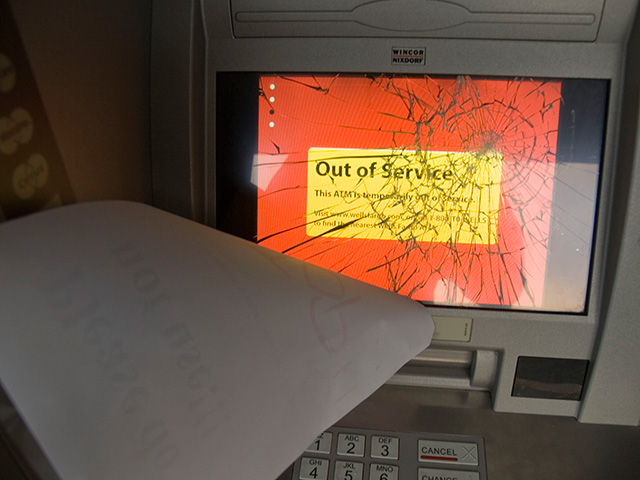broken-atm4_7-22-08.jpg 