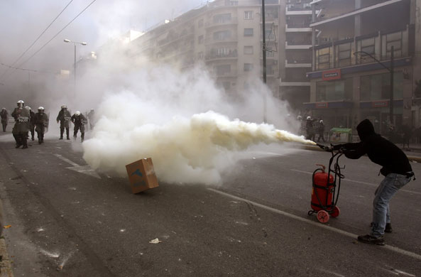 gallery-riots-in-athens-a-009.jpg 