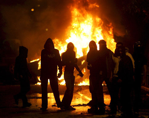 gallery-riots-in-athens-r-001.jpg 