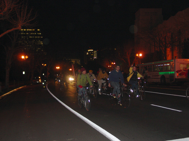 oaklandcriticalmass_0206090635.jpg 