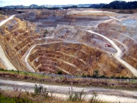 200_barrick-mine.jpg