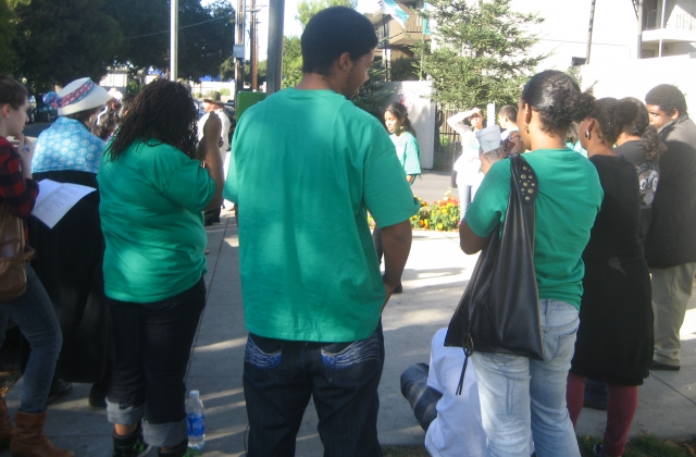 640_ward1gatherround.jpg