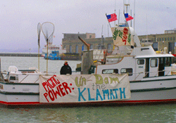 un-damtheklamath-boat-sfbay_1.png 