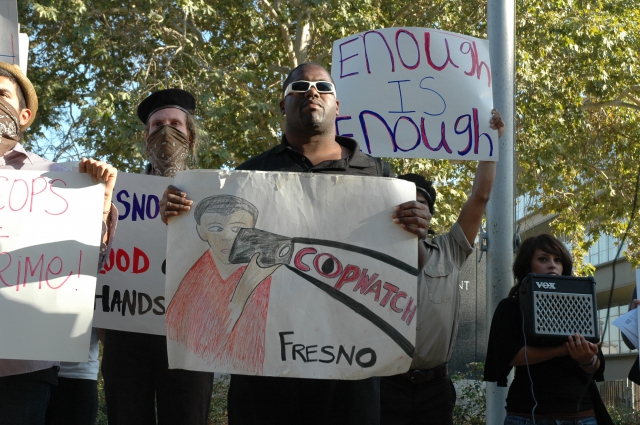 640_fresno_copwatch.jpg 