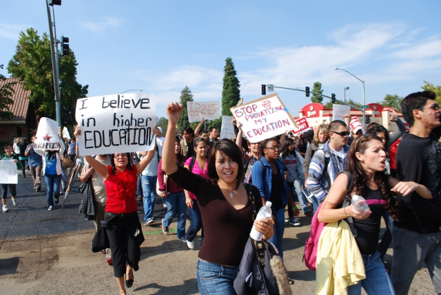 640_demonstration_fresno_3.jpg 