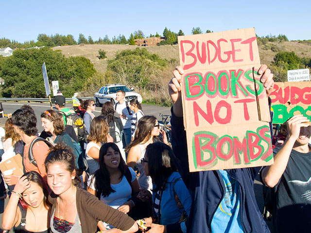 books-not-bombs_11-18-09.jpg 