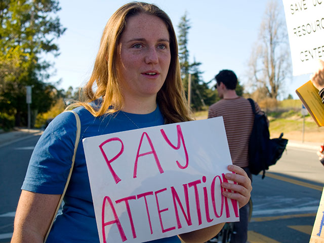 pay-attention_11-18-09.jpg 