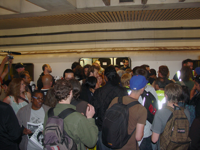 bart-action-0408101715_2.jpg 