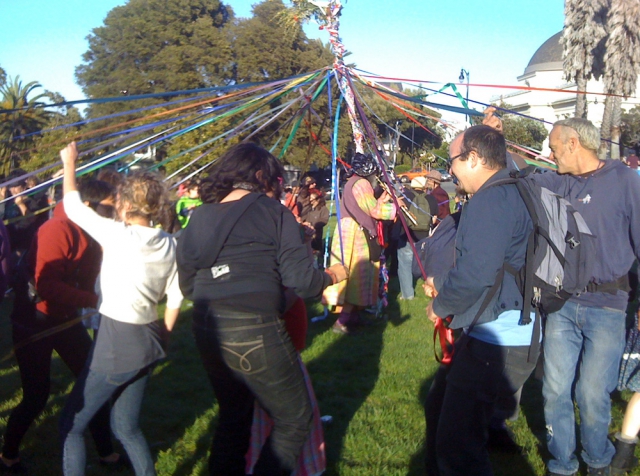 640_maypole30-sm.jpg 