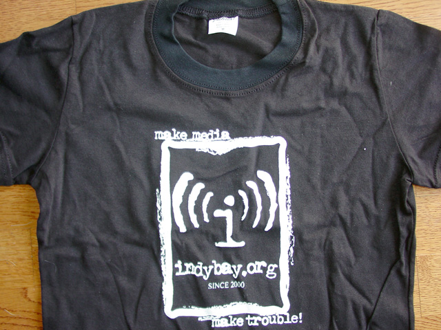 indybay_tshirt2010_black-woman.jpg 