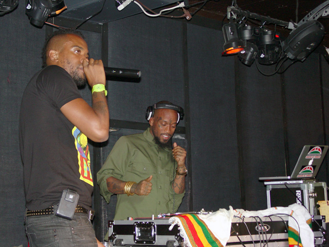 deadprez_523100116.jpg 