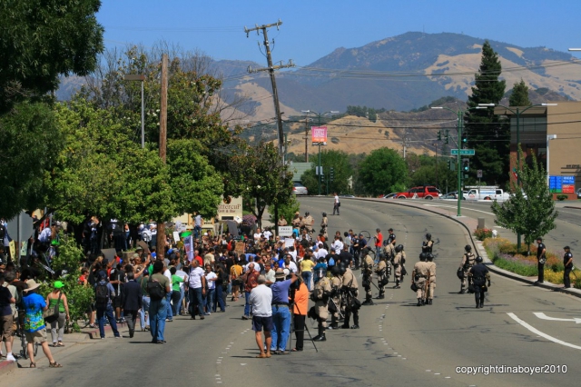 640_walnutcreekprotest_123.jpg 