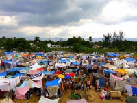 200_haiti_tents.jpg original image ( 400x250)