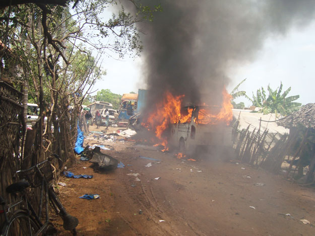 amulance_caught_fire_after_shell_attack_on_13_may_2009.jpg 