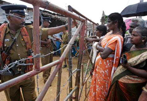 manik_farm_s_internally_displaced_persons_camp_at_vavuniya.jpg 