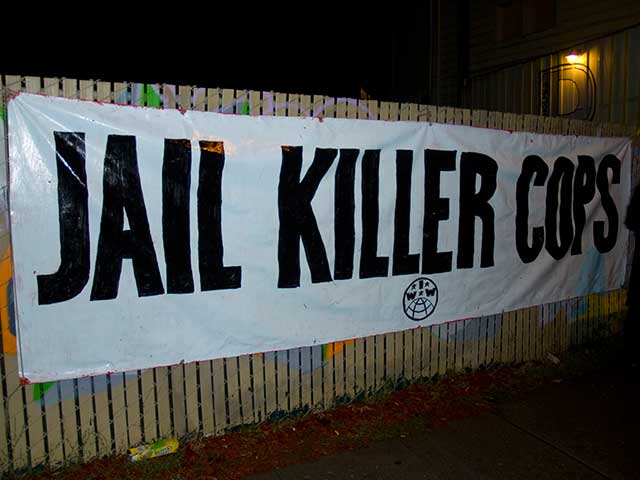 jail-killer-cops_10-23-10.jpg 