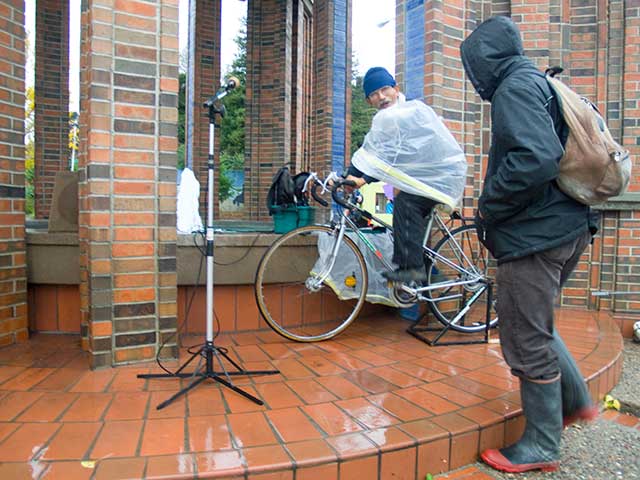 bicycle-powered-sound-system_12-18-10.jpg 
