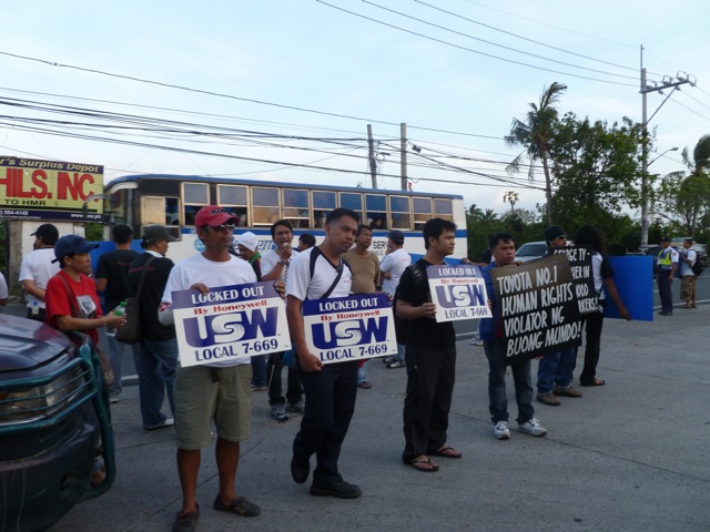 philippine_toyota_workers_support_usw_locked_out_honeywell_workers3_16_2011.jpg 