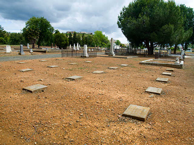 mormon-island-cemetery_6-5-11.jpg 