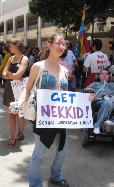 640_get_nekkid_.a.jpg 