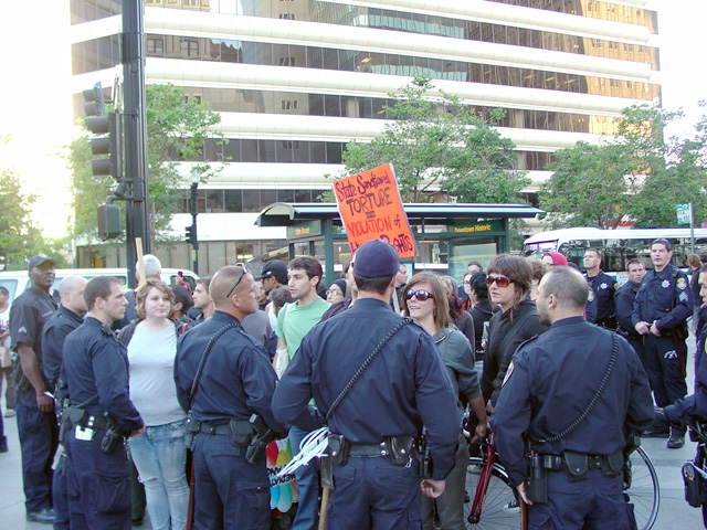 anticut3_prisonsolidarity_0708112004.jpg 