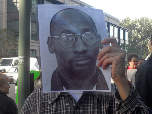 troydavis_oaklandrally_091611_1_1_1.jpg 