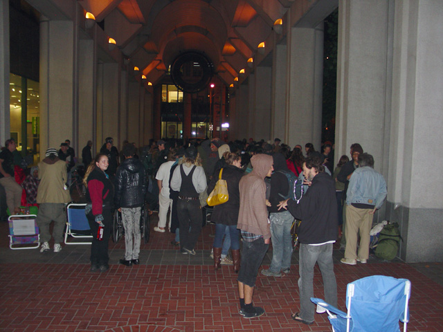 occupysf_policeraid-10_100511234501.jpg 