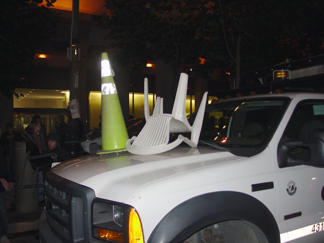 occupysf_policeraid_100611014421.jpg 