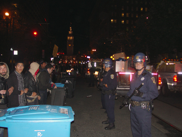 occupysf_policeraid_100611015908.jpg 