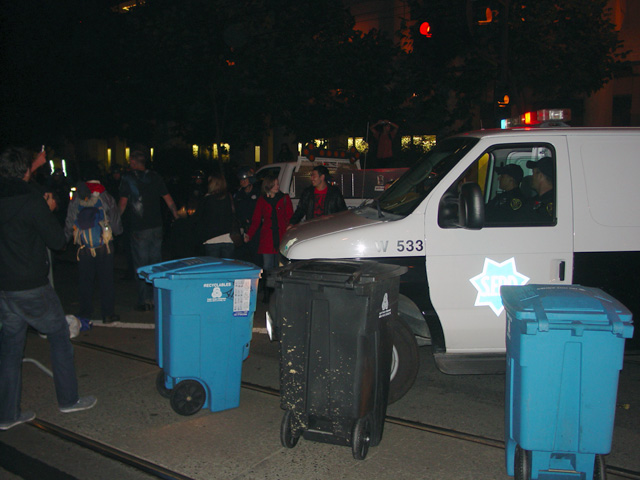 occupysf_policeraid_100611020043.jpg 