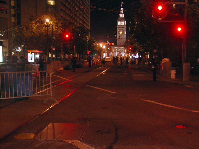 occupysf_policeraid_100611022048.jpg 