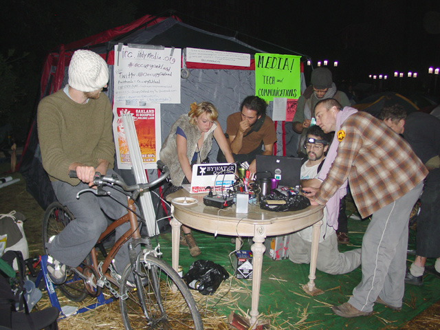 occupyoakland_day004-camp_101311234621.jpg 