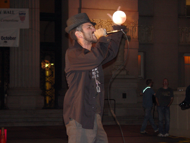 occupyoakland_day004-music_101311191246.jpg 