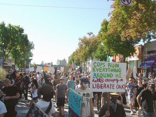 occupyoakland_day013-march_102211140437.jpg 