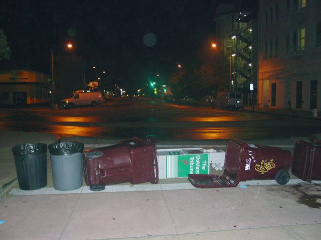 occupyoakland-day016-raid-102511041037.jpg 